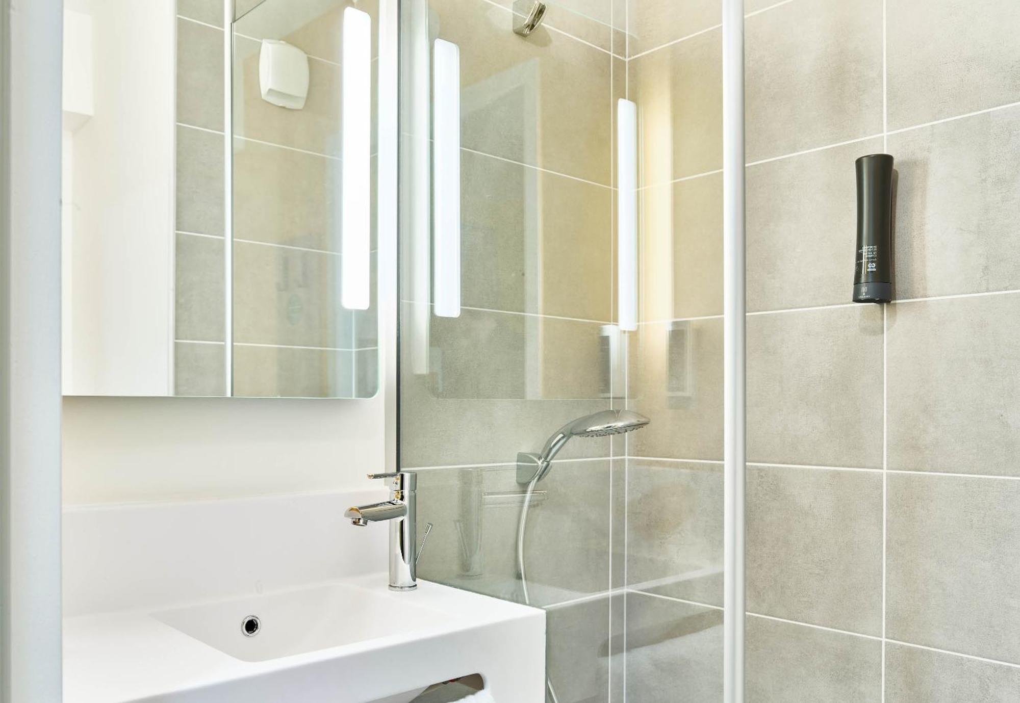 B&B Hotel Cergy Saint-Christophe Gare Exterior foto